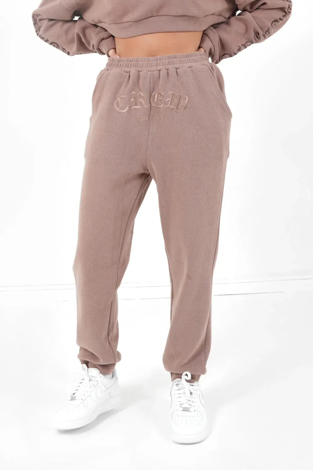 Femme Sixth June Pantalons | Jogging Crew Gothique Beige Fonce